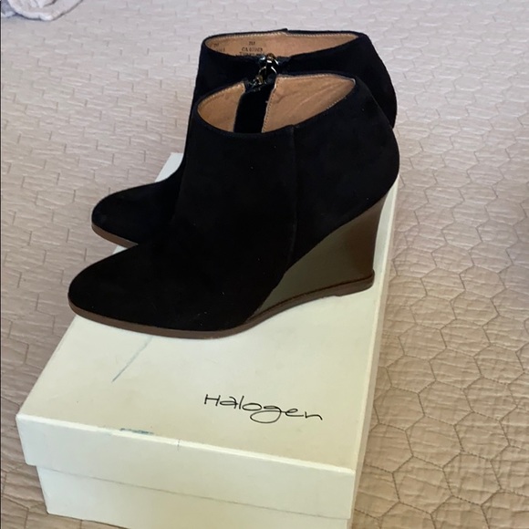 Halogen Booties - Picture 2 of 4